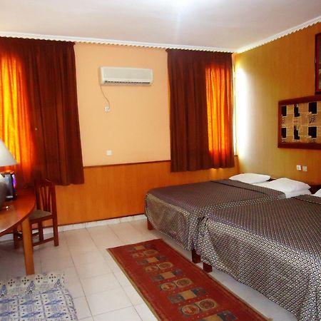 Hotel Saffana Douala Exterior photo